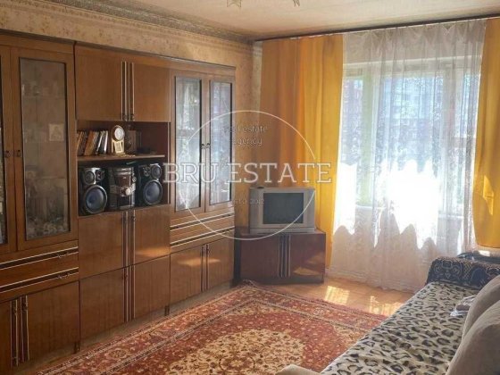 Продам гарну 2к кв на вул Закревського 5а Держпрограми - так Київ