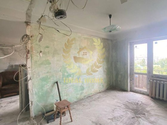 Продаж 3к квартири під ремонт біля метро Оболонь Киев