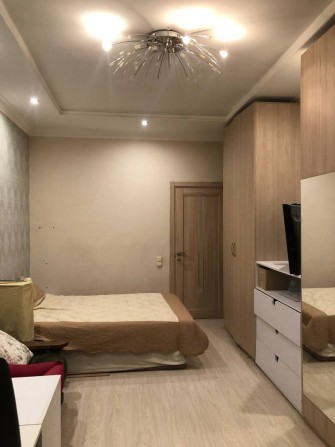 Продається затишна, простора, світла 3-кімнатна квартира, Оболонський - фото 1