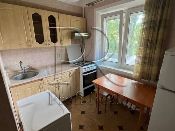 Продаж 1 кім квартири біля метро Лівобережна Флоренції/Окіпної/Туманян Київ