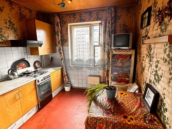 Продаж 2к квартири вул. Червоної Калини Київ