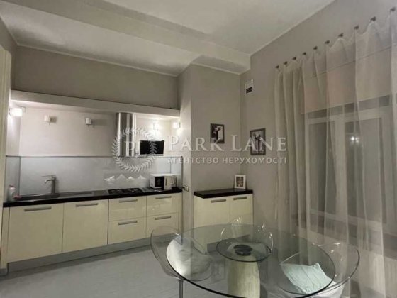 Центр. Липки. Городецкого. Пассаж.Заньковецкой. Квартира с ремонтом. Киев