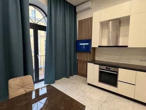 Центр Липки Ремонт 3к=62м2 Шовковична, 23 / Інститутська  Богомольця Киев