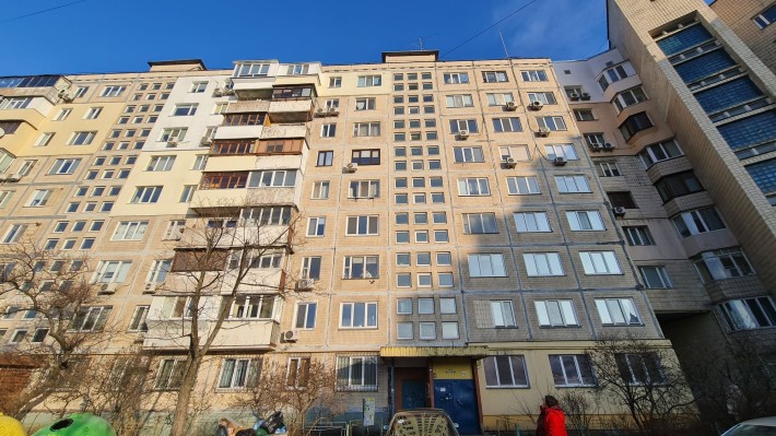 Продам 3к. квартиру в шикарному районі Києва - фото 1