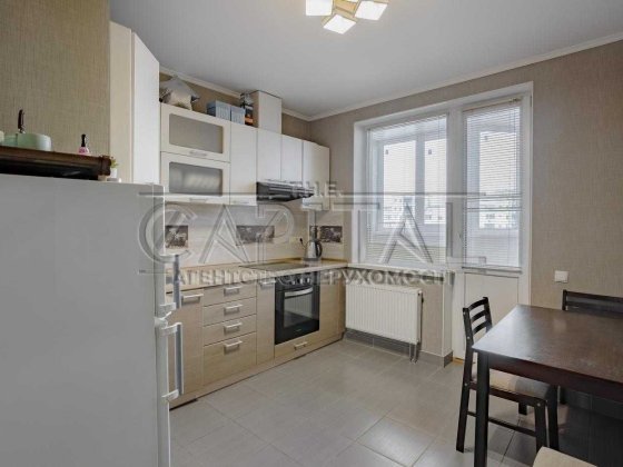 Увага Продаж великої однушки Драгоманова 6/1 можливо по програмах Киев