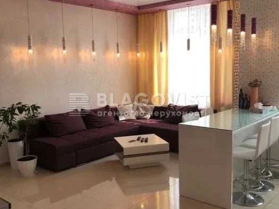 Продаж 3К квартири вул Градинська, ТЦ "Район" Киев