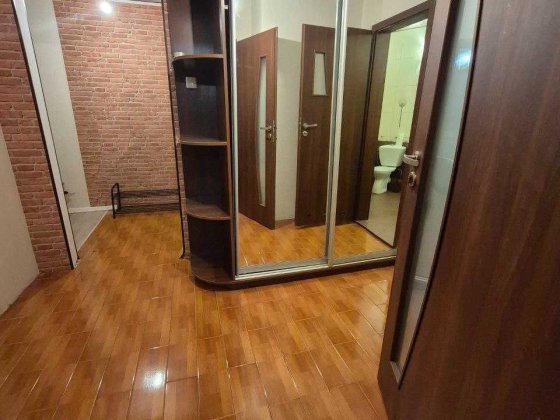 Продам трикімнатну. Милославська 4. Власник. Без довіреностей. Київ