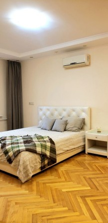 Продам двох кімнатну квартиру на Позняках - фото 1