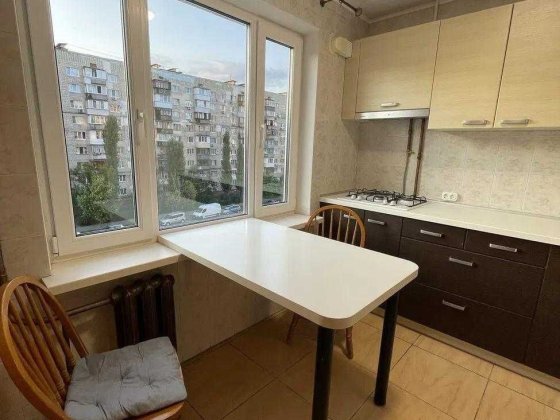 3 кімнатна квартира вторичка Лісовий масив Шолом-Алейхема 6 Київ