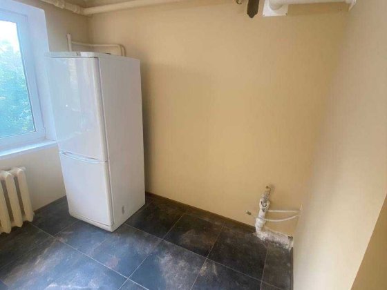 продажа маленькой 2х комнатной на Воскресенке Киев