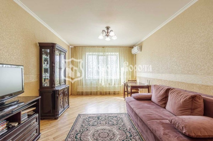 Квартира 3к. Гарний стан. Срібнокільська 22а, Осокорки, Дарницький р-н - фото 1