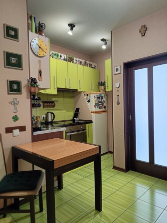 Продається 1к квартира вул Наваторів 22 Б Дніпровський район - фото 1