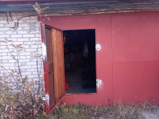 Продам кирпичный гараж. Шостка