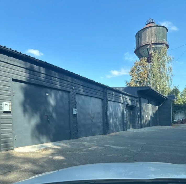 Капітальний гараж в центрі - фото 1