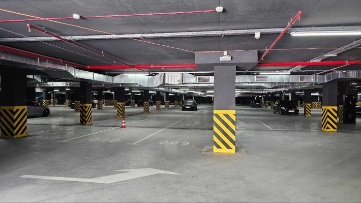 Паркомісце в ЖК Family Plaza в підземному паркінгу. - фото 1