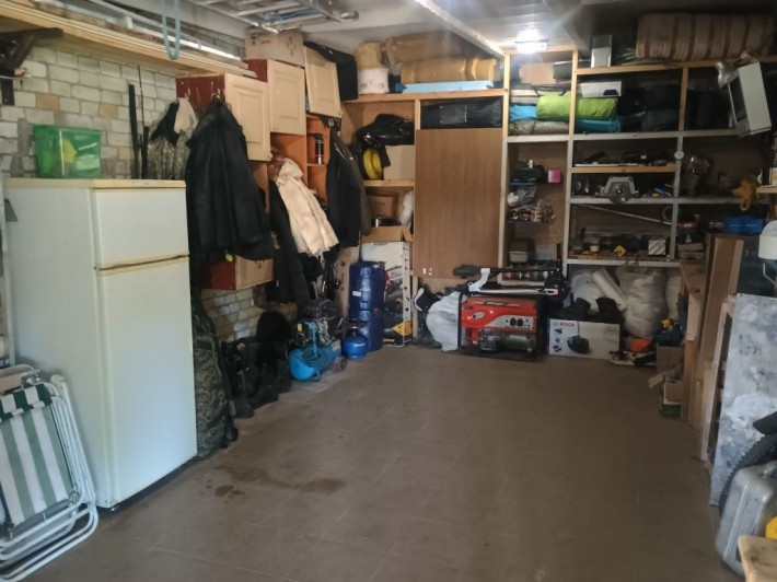 Продам гараж з шикарним навісом та місцем для відпочинку - фото 1