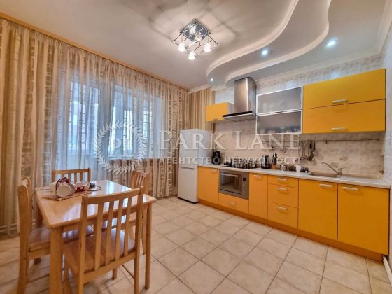 Продам 1-кім. А.Ахматової,13 на 2 поверху Євроремонт М. Позняки Киев