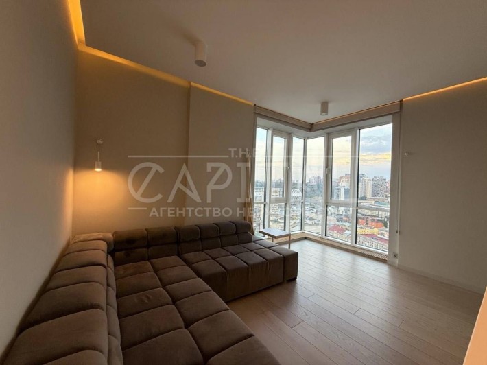 Продаж видової 2к Royal Tower Центр - фото 1