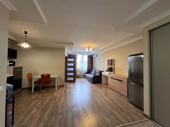 Простора 1-кімнатна квартира ЖК Рів'єра Киев