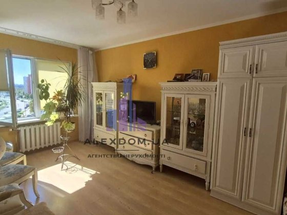 Продаж  1к квартира.  Троєщина. вулиця Милославська, буд. 4 Київ