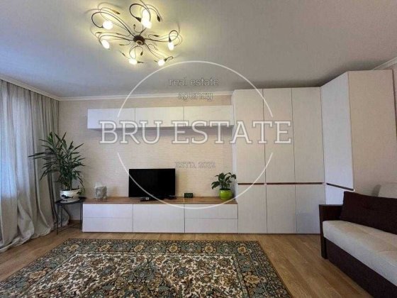 Продам гарну 2к кв на вул. Солов'яненка ( Бойченка ) 4 Дніпровський Київ