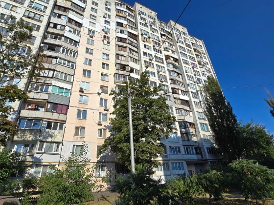 Продається 2 к. квартира Березняківська, 16 озеро Тельбін Київ