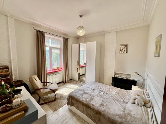 Продаж квартири, Дарниця, Будівельників,Соцмісто,Дніпровський,сталінка Киев