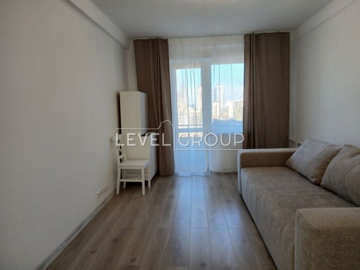 Продам 3-к біля метро з ремонтом пр.Оболонський,7Б метро Оболонь - фото 1