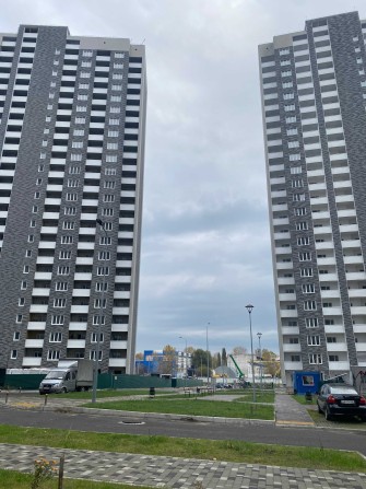 жк Навігатор 2/Коноплянська буд 3 площа  69м   2х кімнатна з ремонтом - фото 1