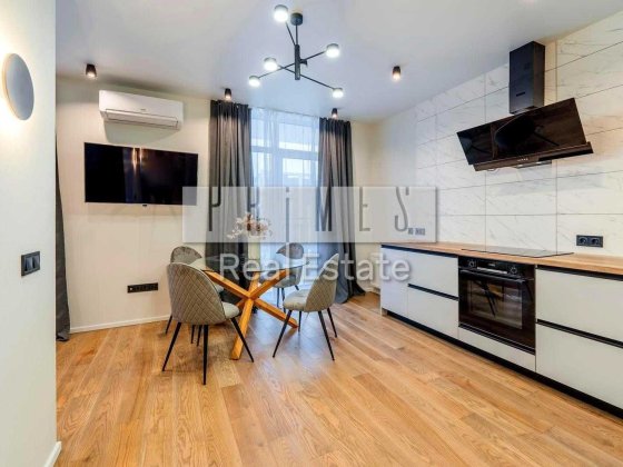 Продаж 1 кімнатної квартири 44м2 Кришталеві джерела Заболотного 148в Київ