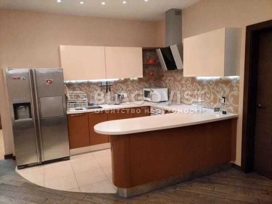 Продаж 3-к квартири 84 м.кв. Ремонт М.Печерська Старонаводницька, 6Б Київ