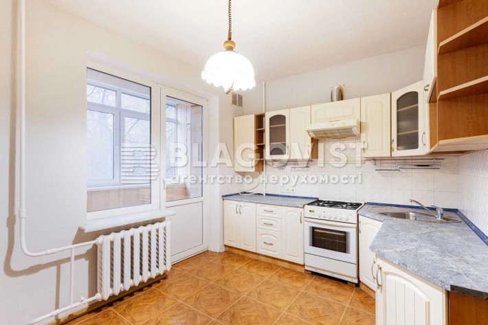 3-к Тютюнника Василя (Барбюса Анрі), 5б Печерськ Метро Олімпійська - фото 1