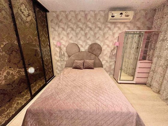 Квартира в новому цегляному будинку, вул. Ахматової Анни 30