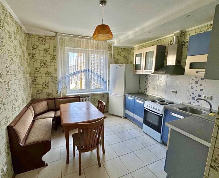 Продаж 2 к квартири з ремонтом Позняки 10 хвилин пішки - фото 1
