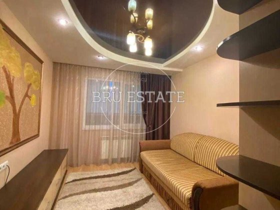 Продам гарну 2к кв біля м Харківська на вул Степана Олійника 15 Київ