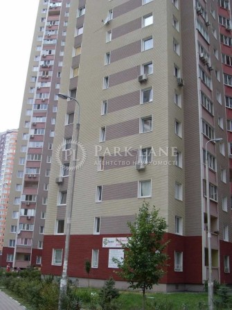 Пчілки ,Урлівська.  Драгоманова 2 - фото 1