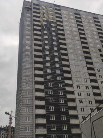 ЖК Деснянський.Електротехнична 43. 72 м2. 61000$. Можливо під є оселю. - фото 1