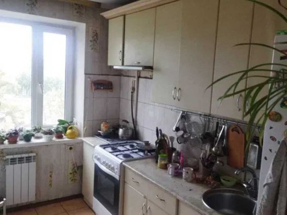 Продаж 4 кімнатної квартири, проспект Романа Шухевича 26 Київ