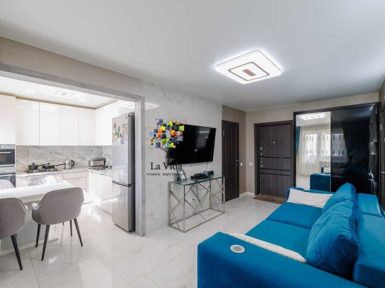 Лівобережна! Русанівка! Новий ремонт! Все залишається! Низький поверх! Киев