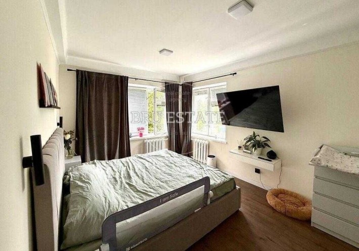 Продаж стильної 2-к кв-ри з дизайнерським ремонтом біля метро Дарниця - фото 1