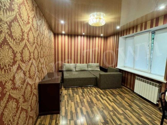 Продаж фасадної 2 кімнатної квартири провулок Бутишів Київ