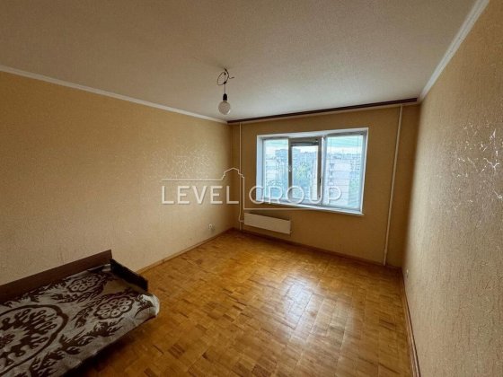 Продаж 2 х кімн. квартири Деснянський район, просп. Червоної Калини Київ