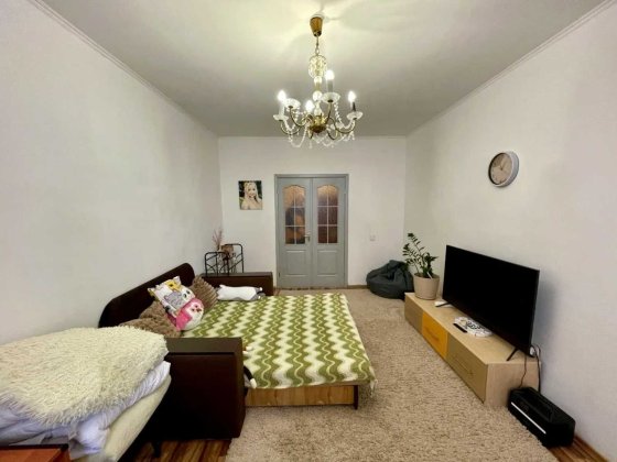 Продаж 3 кім Позняки Ашан АхматовоЇ Пчілки Драгоманова 6/1