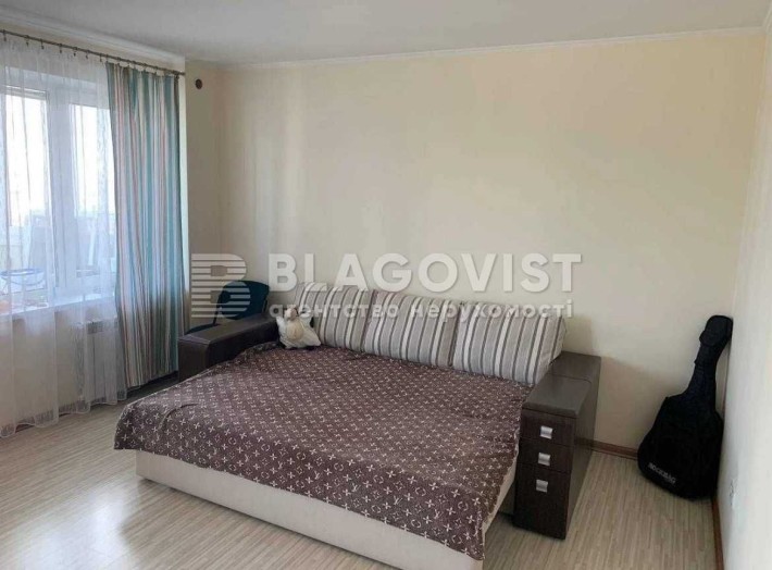 Бальзака Оноре де, 4а. 3 окремі кімнати - фото 1