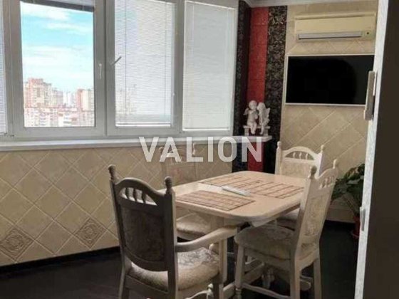 Продам 4-х кім. 114 м.кв. , мкр. Троєщина р-н, вул. Данькевича, 8 Київ