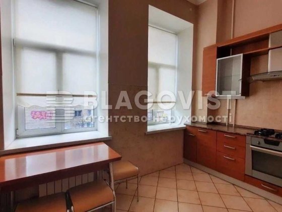 Продаж 2-к квартири 64 м. Фасадні вікна, ЦЕНТР, Саксаганського, 36а Київ