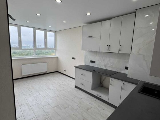 Продаж 1-кім  Приміська 22б  Одеський бульвар Видова на парк Киев