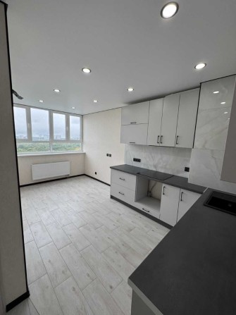 Продаж 1-кім  Приміська 22б  Одеський бульвар Видова на парк - фото 1