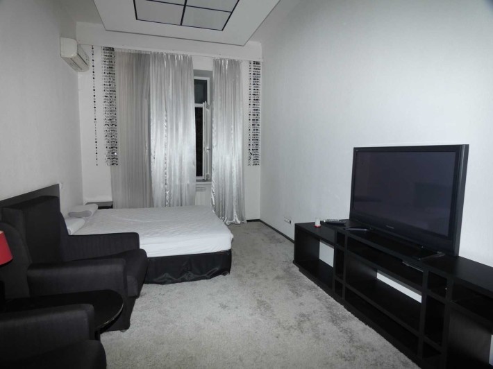 1 кімн.квартира, вул.Володимирська 77. м.Льва Толстого, м.Університет. - фото 1