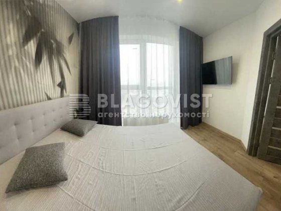 СРОЧНО!!!Продам квартиру ЖК"Лебедений" Ревуцького,40г   52 кв.м Киев